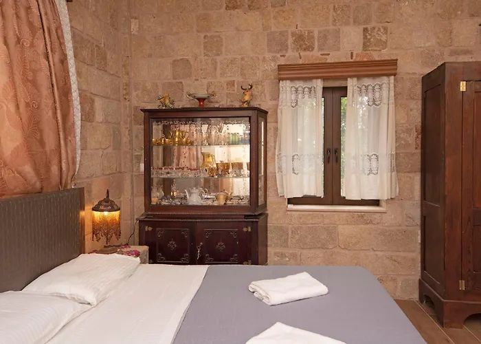 Arionos Rooms - Old Town