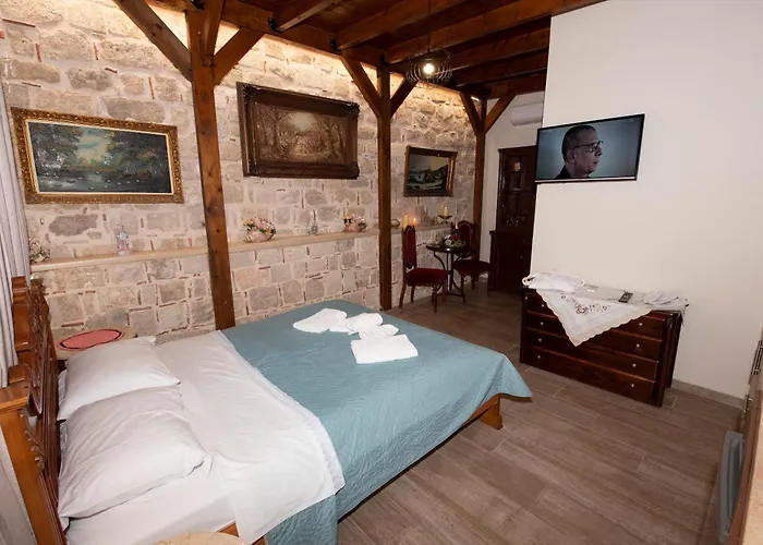 Arionos Rooms - Old Town